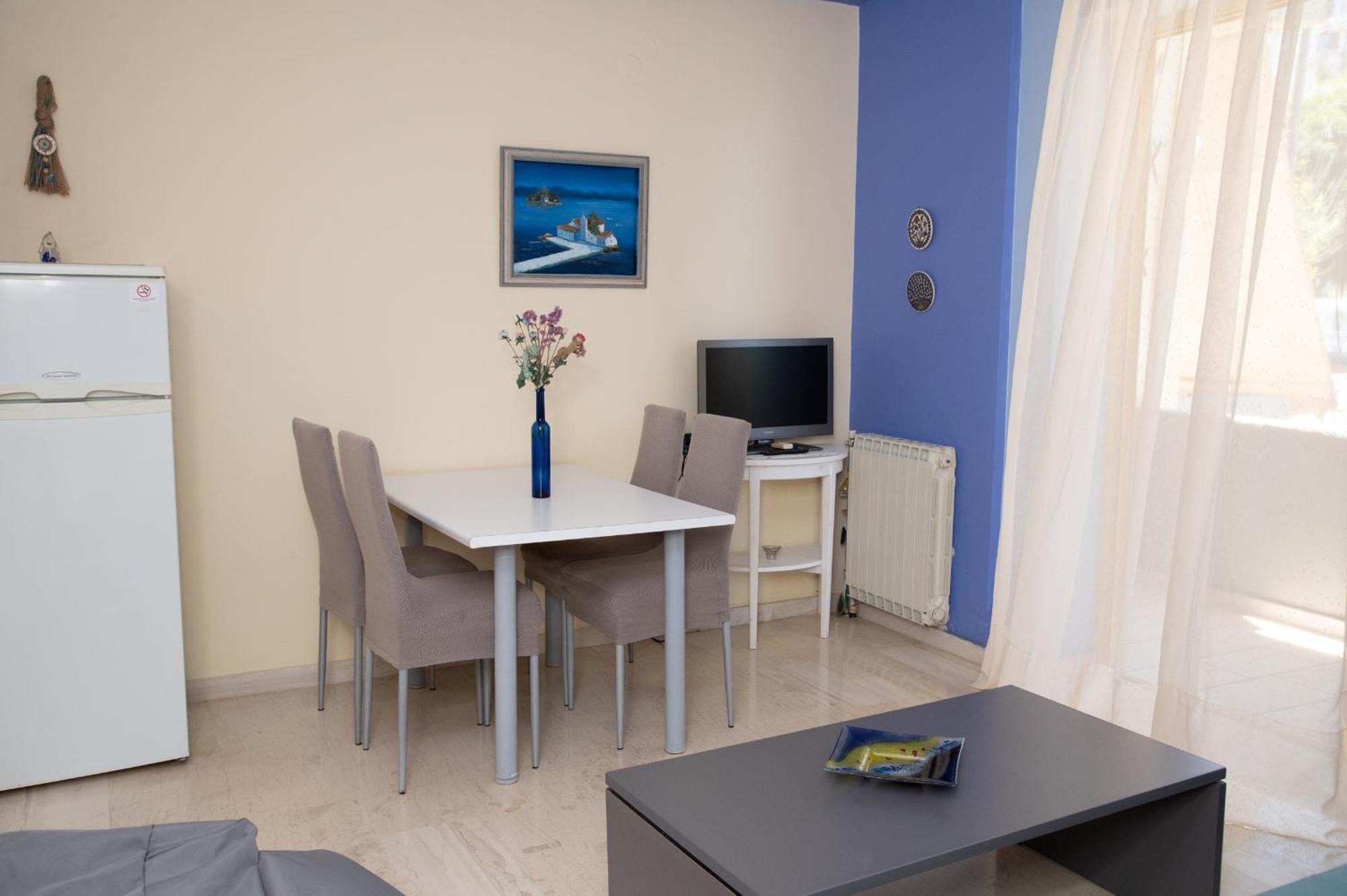 Eftihia Apartments By The Sea 罗希姆诺 外观 照片
