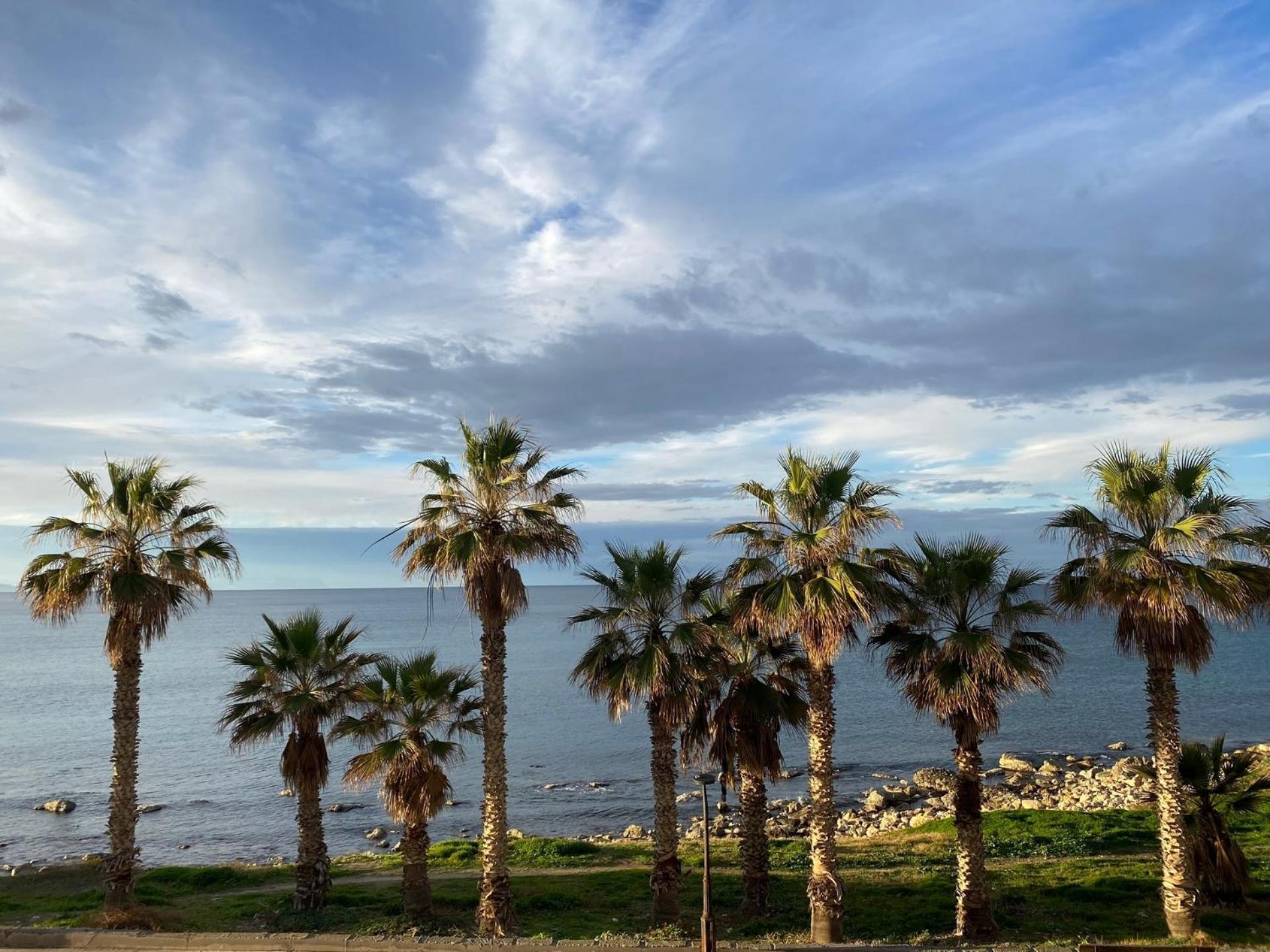 Eftihia Apartments By The Sea 罗希姆诺 外观 照片